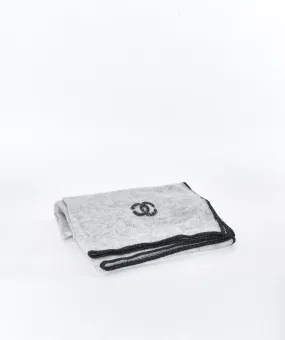 Chanel cashmere grey scarf and hat set with grey CC logo