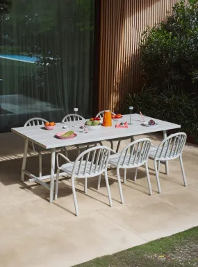 Fred's Outdoor Table<br> 6 to 8-places