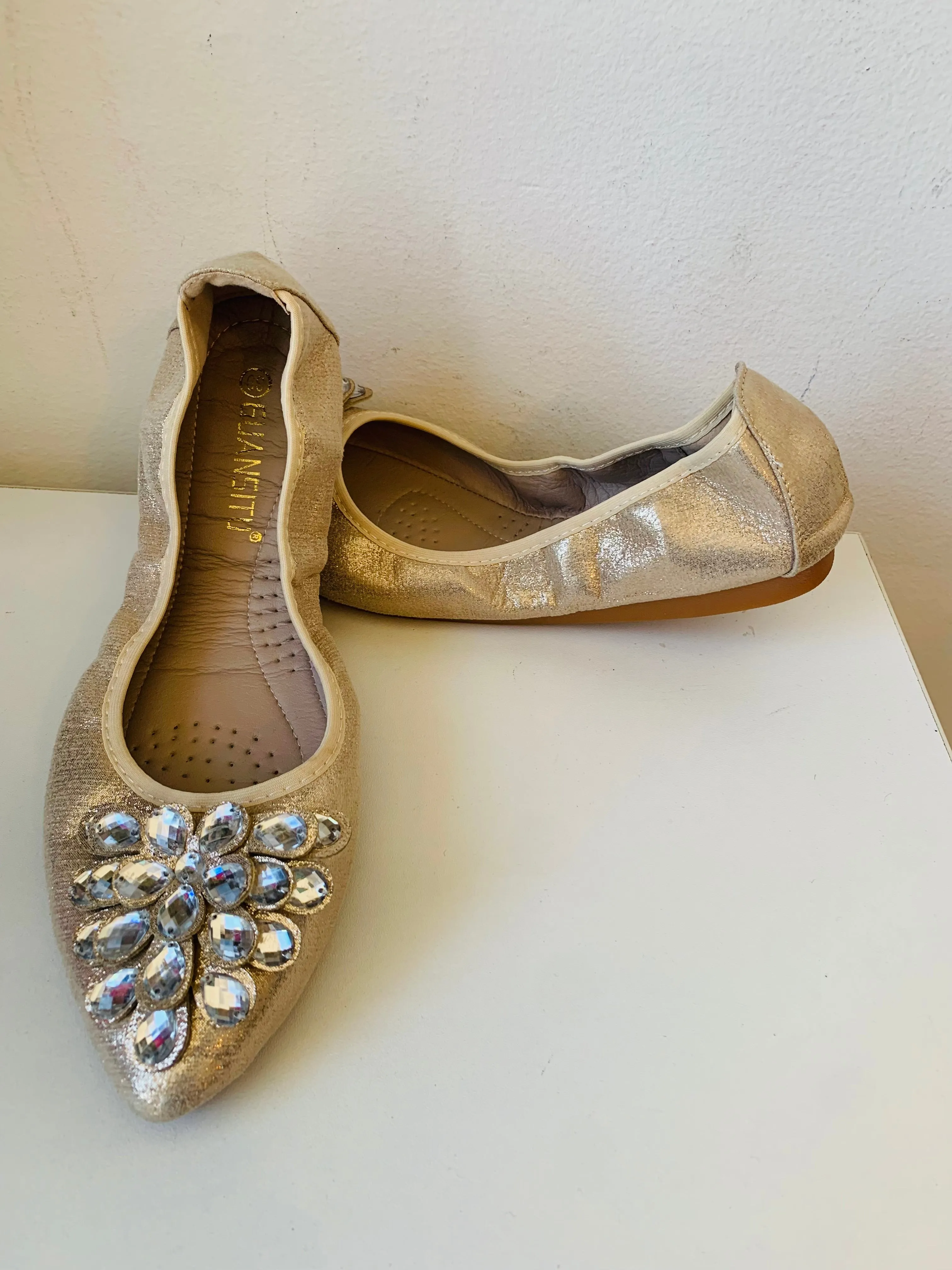 Guansito Gold Metallic Rhinestone Foldable Ballet Flats Size 39