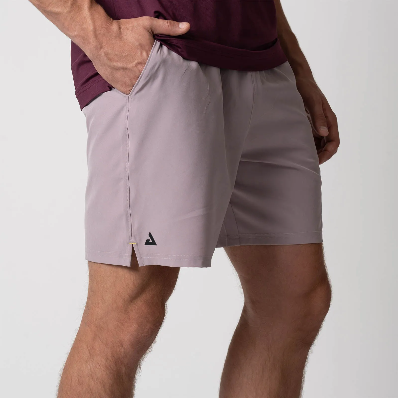Men's Woven 7" Shorts