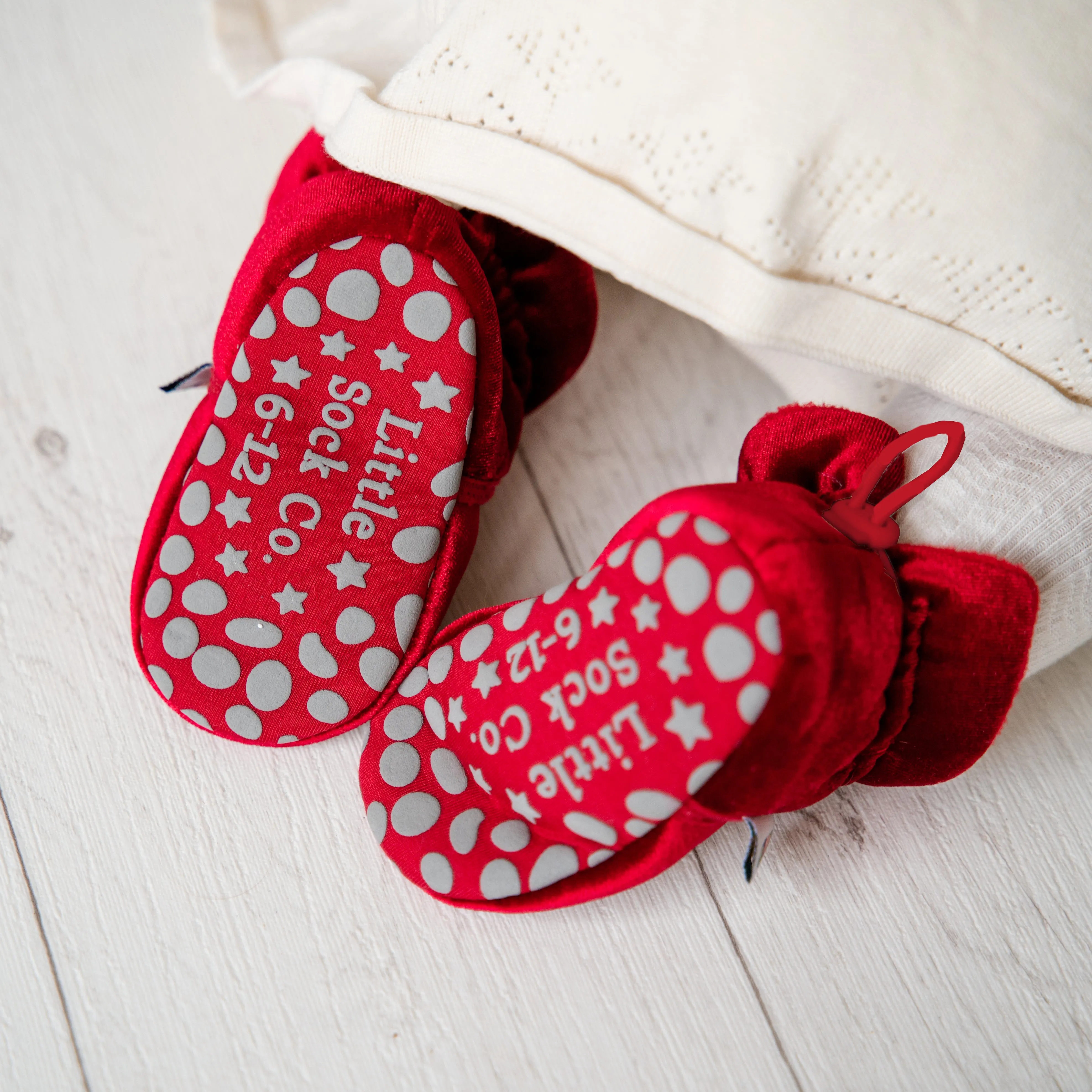 Stay-on, Non-Slip Crimson Red Velvet Booties   Hart Sock Bundle