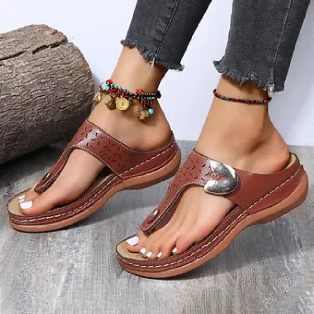 Women's Brown Sandals w/ Cut detailing